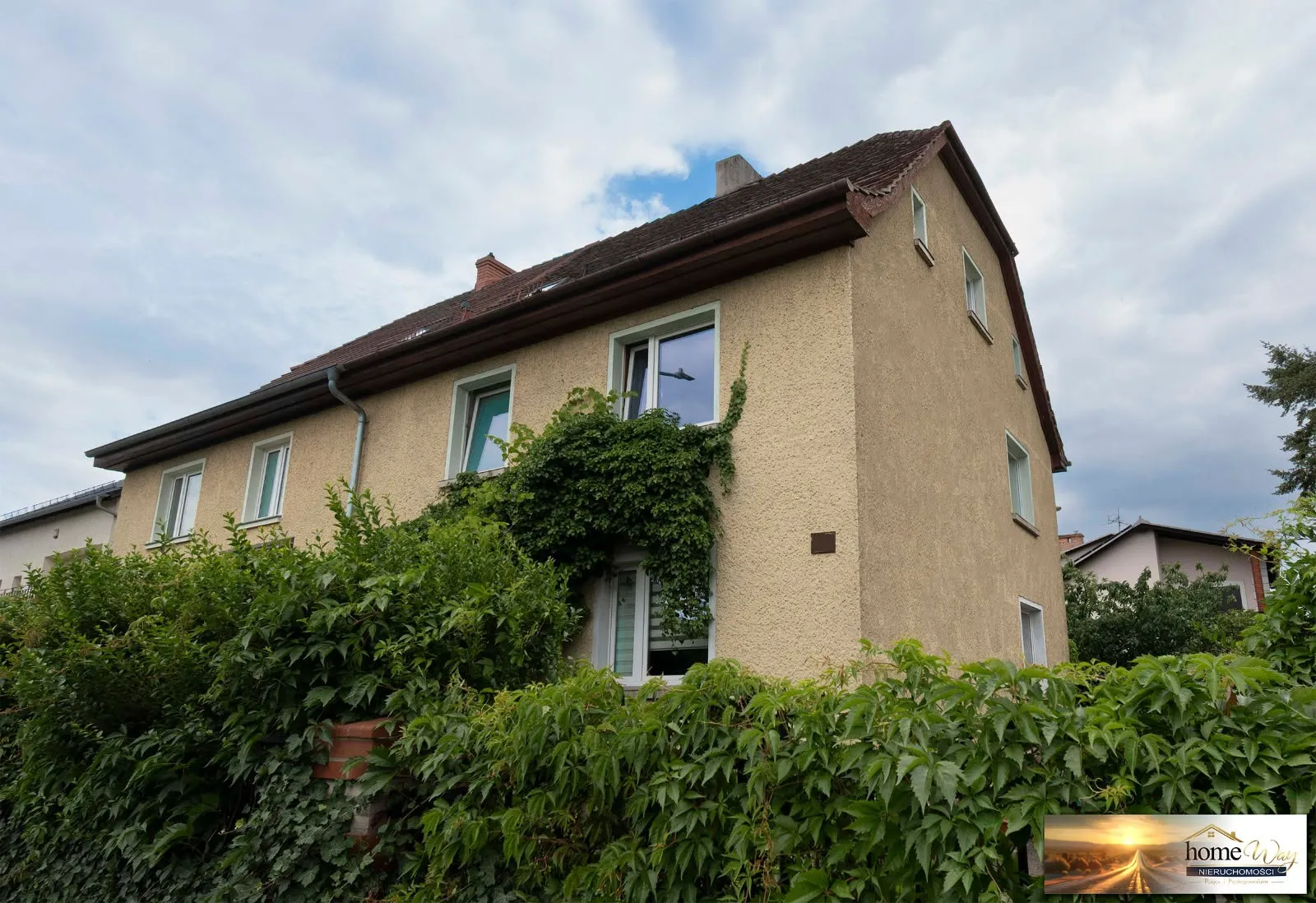 Dom w zabudowie bliźniaczej- 130 m2 – Bolesławiec, ul. Łasicka — zdjęcie 1 z 23